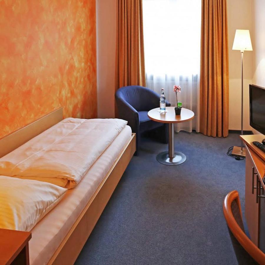 Hotel Graf Lehndorff Zur Messe มิวนิก ภายนอก รูปภาพ
